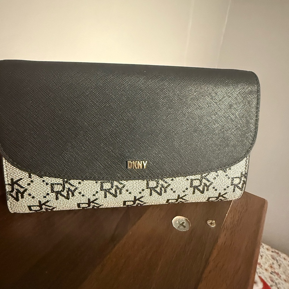 DKNY